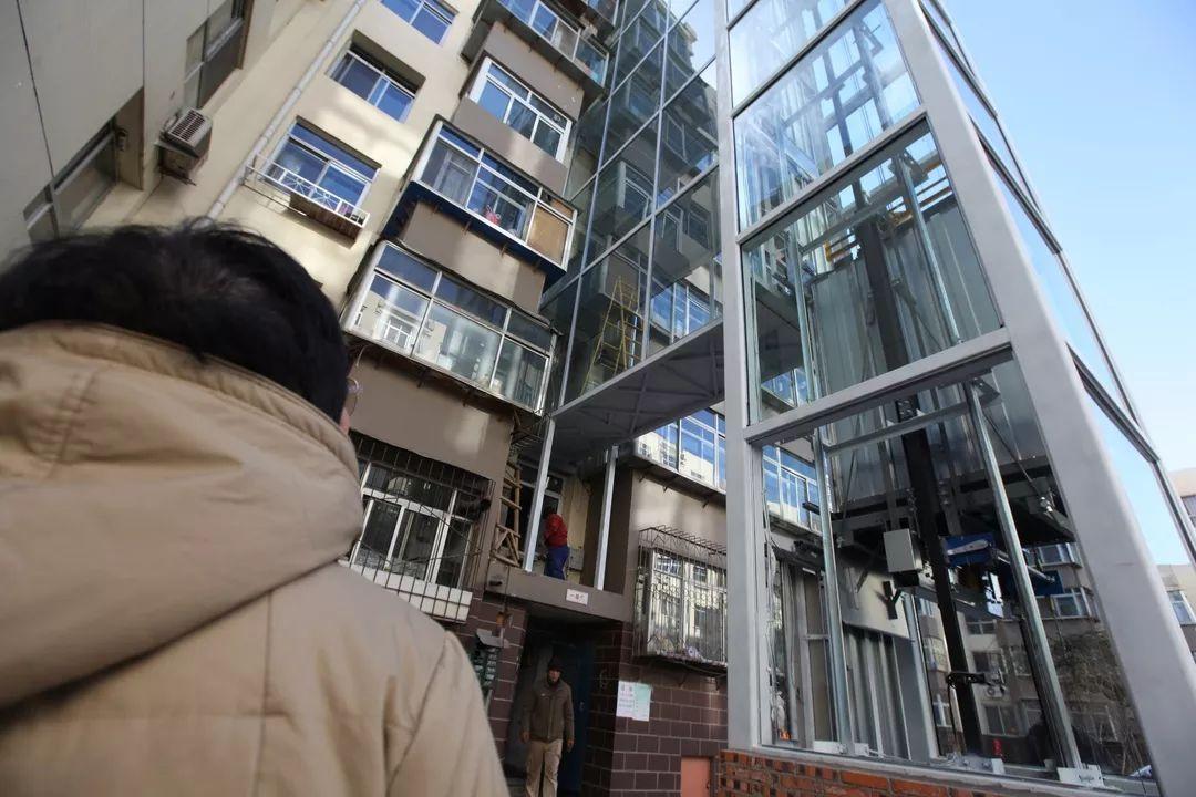 老舊小區加裝電梯 讓幸?！耙绘I直達”